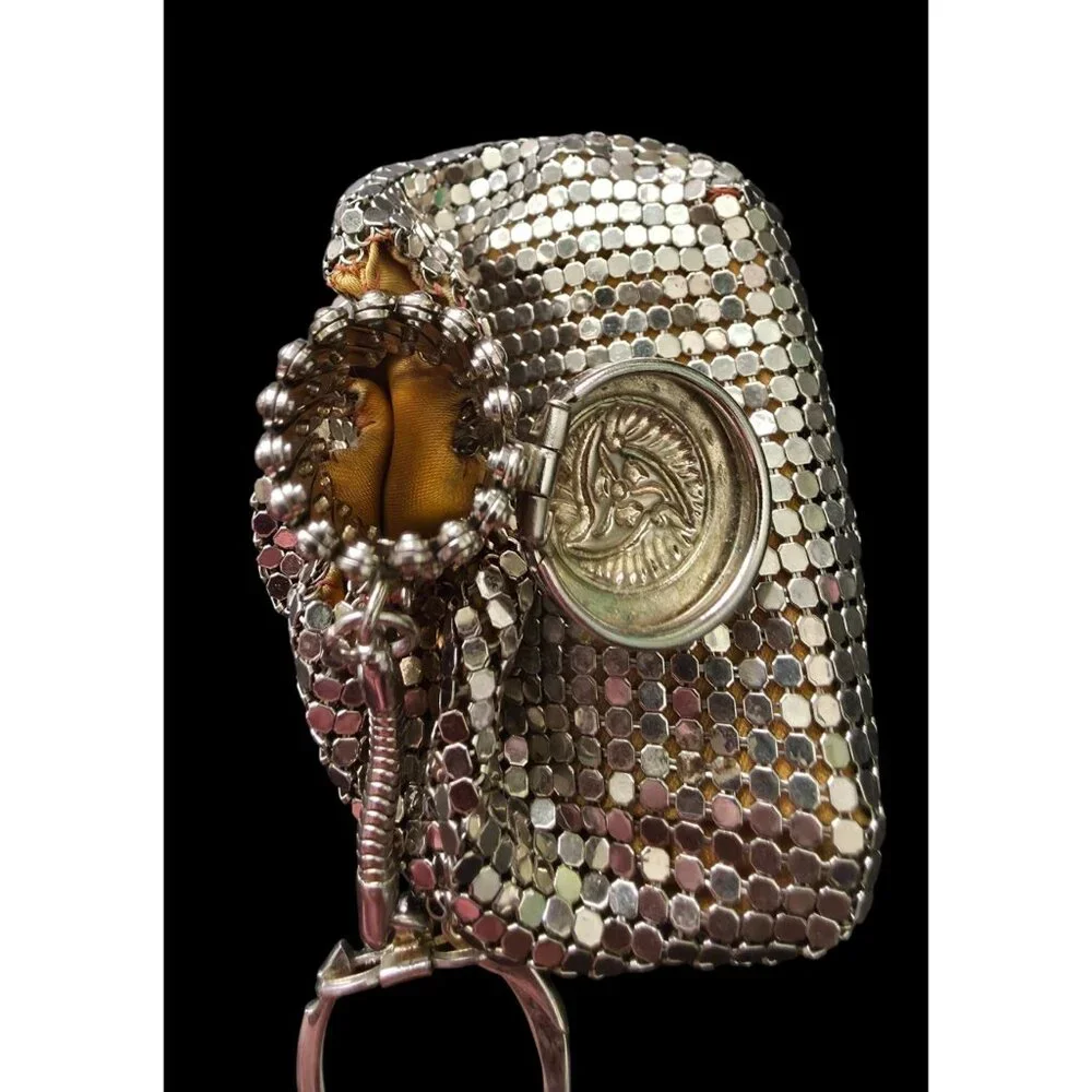 Vintage Silver Mesh Expandable Accordion Opening Keychain Chatelaine Coin Purse - Picture 4 of 7